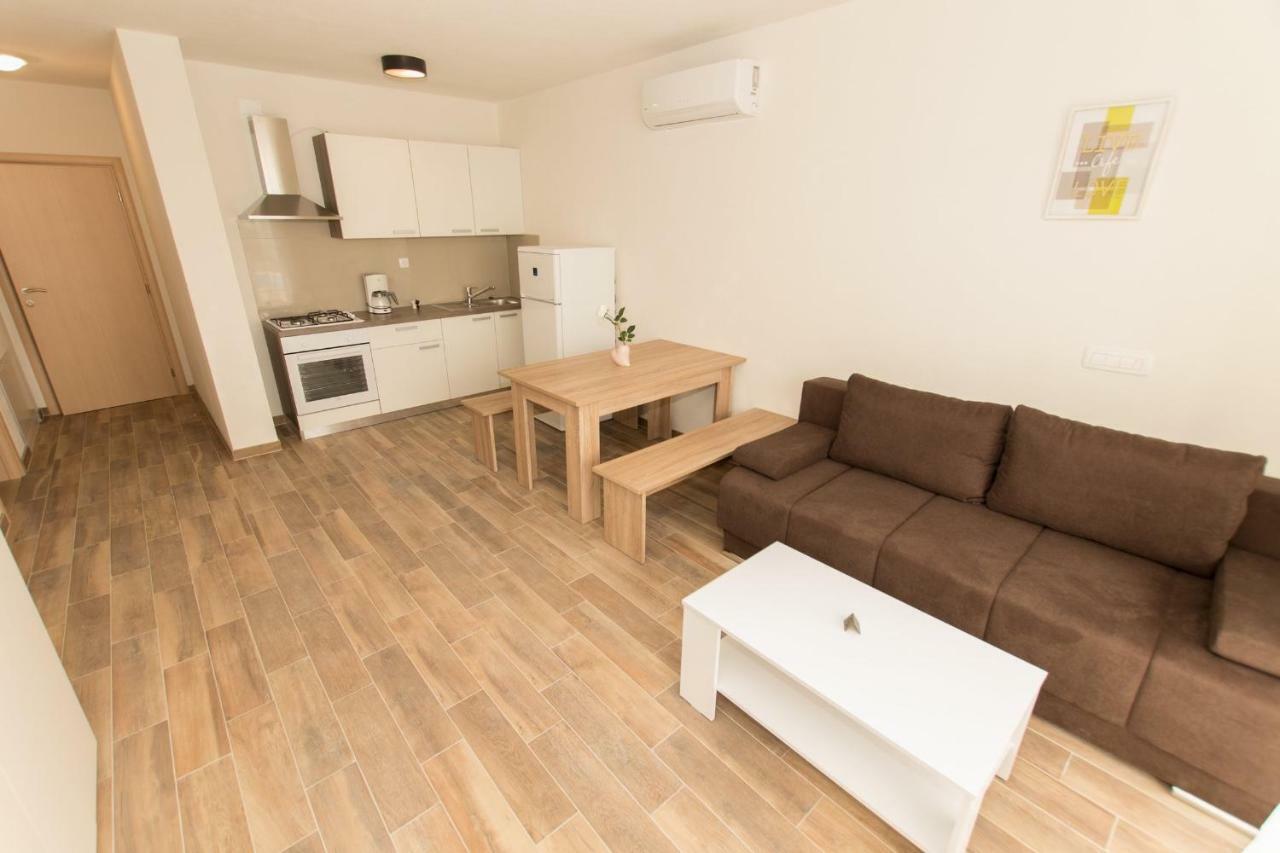 Apartments Matanovi Dvori Makarska Exterior foto