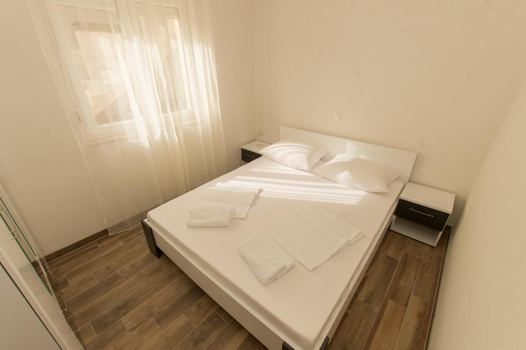 Apartments Matanovi Dvori Makarska Exterior foto