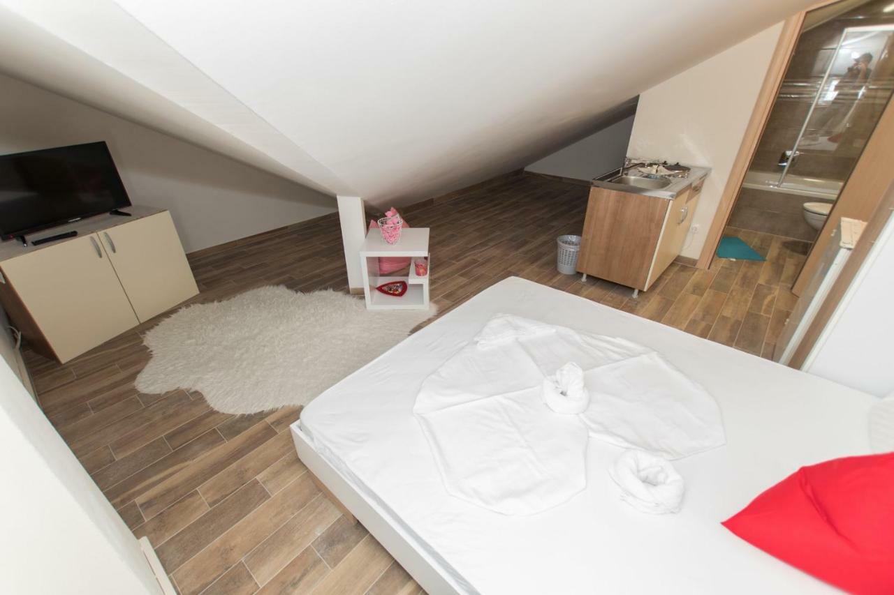 Apartments Matanovi Dvori Makarska Exterior foto