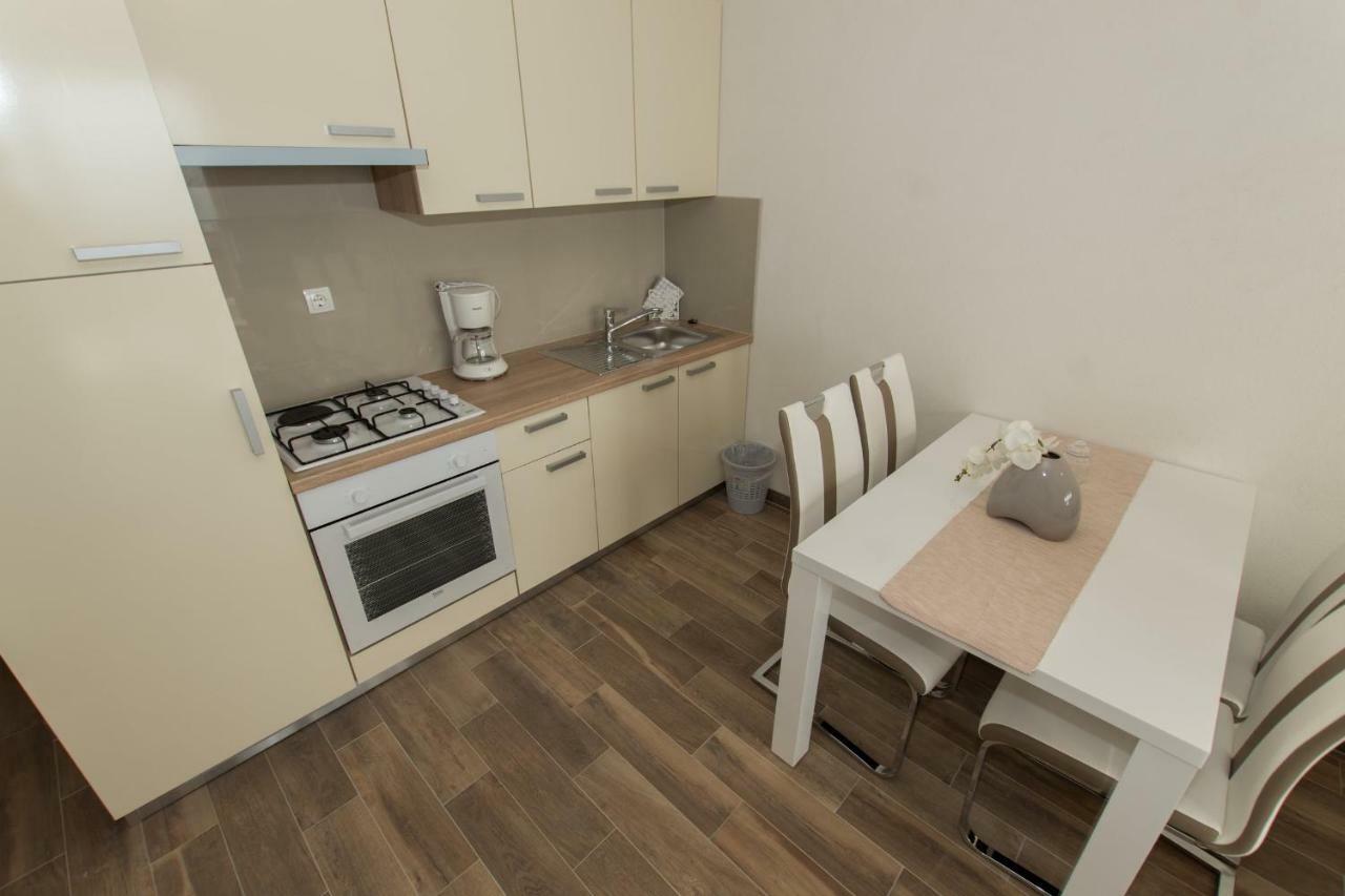 Apartments Matanovi Dvori Makarska Exterior foto